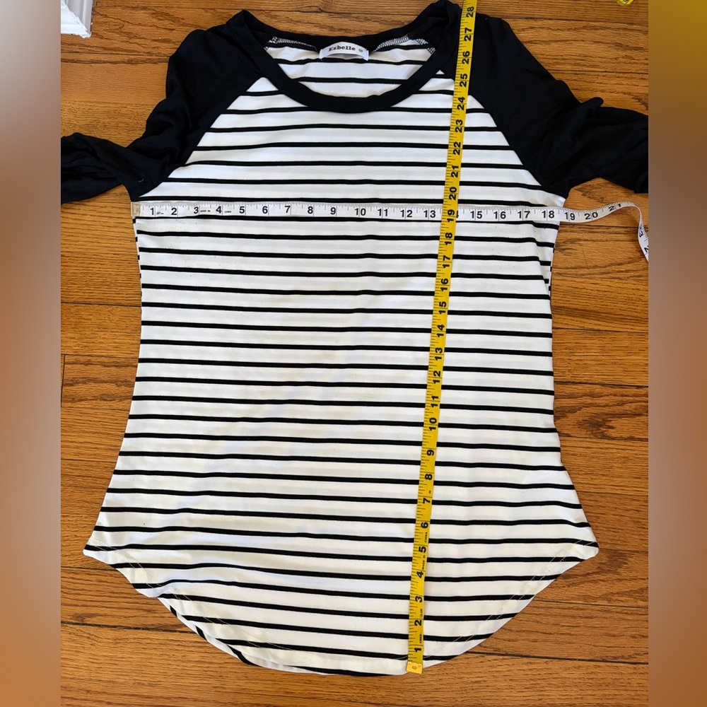 Striped Raglan Sleeve Top - Picture 5 of 5